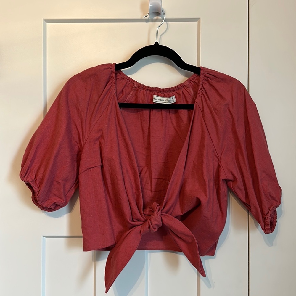 Abercrombie front tie cropped shirt